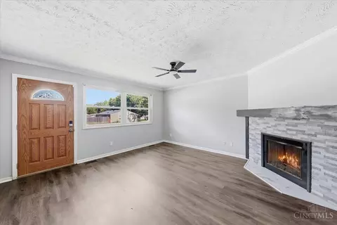 Living - 4798 Klatte Rd, Cincinnati, OH 45244 photo 2 of 2