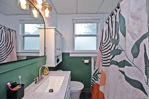 Bath - 1221 Third St, Reading, OH 45215 photo 1 of 1