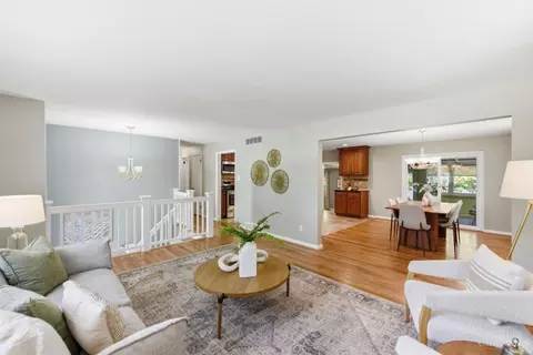 Living - 4248 Simca Ln, Cincinnati, OH 45211 photo 5 of 6