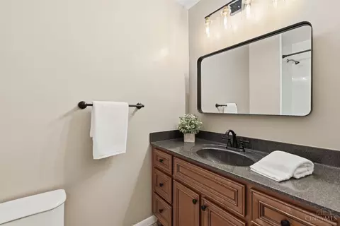 Bath - 4248 Simca Ln, Cincinnati, OH 45211 photo 2 of 6