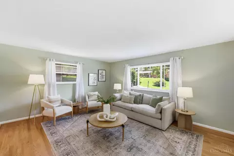 Living - 4248 Simca Ln, Cincinnati, OH 45211 photo 4 of 6