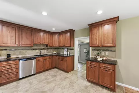 Kitchen - 4248 Simca Ln, Cincinnati, OH 45211 photo 2 of 2