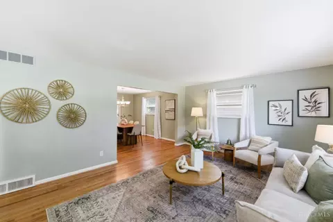Living - 4248 Simca Ln, Cincinnati, OH 45211 photo 6 of 6