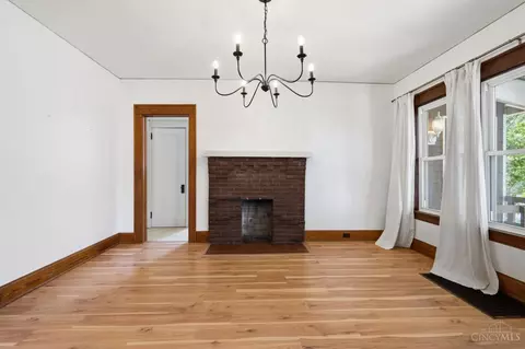 Living - 4449 Foley Rd, Cincinnati, OH 45238 photo 3 of 4