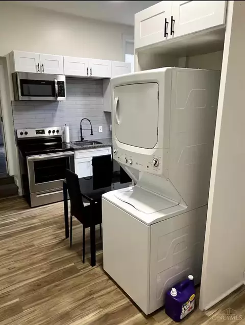 Kitchen - 1312 Spring St, Cincinnati, OH 45202 photo 3 of 14