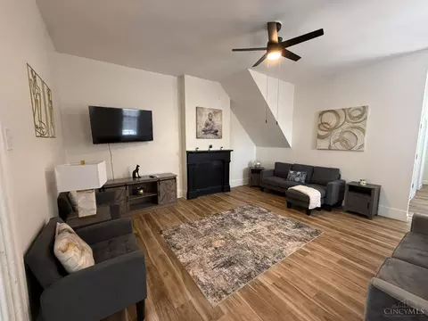 Living - 1312 Spring St, Cincinnati, OH 45202 photo 11 of 18