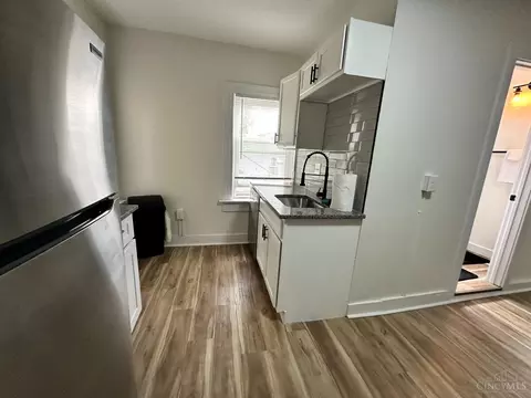 Kitchen - 1312 Spring St, Cincinnati, OH 45202 photo 10 of 14