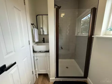 Bath - 1312 Spring St, Cincinnati, OH 45202 photo 5 of 7