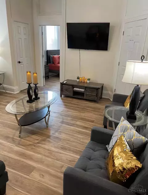 Living - 1312 Spring St, Cincinnati, OH 45202 photo 6 of 18