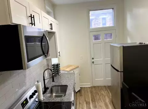 Kitchen - 1312 Spring St, Cincinnati, OH 45202 photo 2 of 14