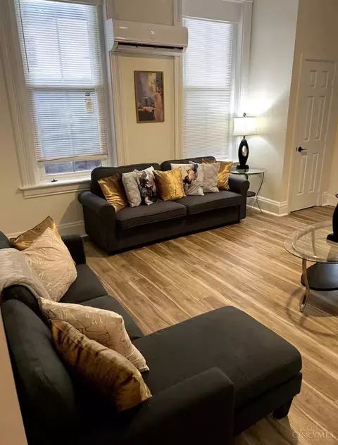 Living - 1312 Spring St, Cincinnati, OH 45202 photo 1 of 18