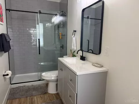 Bath - 1312 Spring St, Cincinnati, OH 45202 photo 3 of 7