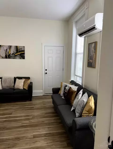 Living - 1312 Spring St, Cincinnati, OH 45202 photo 2 of 18