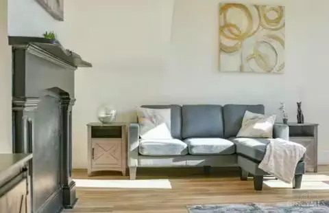 Living - 1312 Spring St, Cincinnati, OH 45202 photo 12 of 18