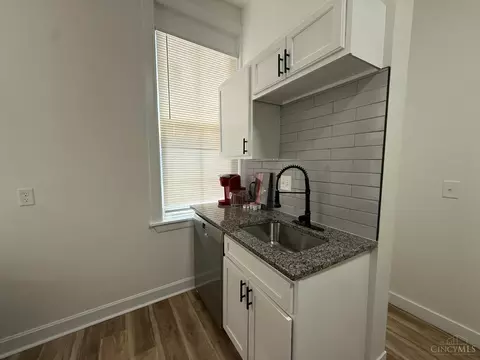 Kitchen - 1312 Spring St, Cincinnati, OH 45202 photo 6 of 14