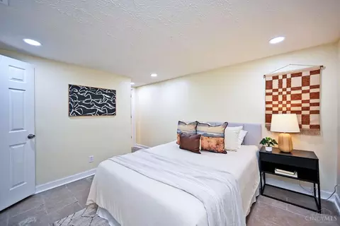 Bedroom - 6555 Daly Rd, Cincinnati, OH 45224 photo 8 of 9