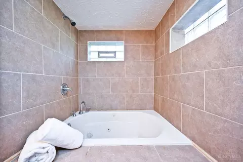Bath - 6555 Daly Rd, Cincinnati, OH 45224 photo 4 of 4