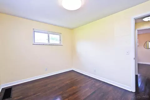 Bedroom - 6555 Daly Rd, Cincinnati, OH 45224 photo 5 of 9