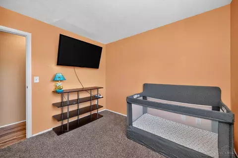 Bedroom - 1766 Miles Rd, Cincinnati, OH 45231 photo 2 of 8