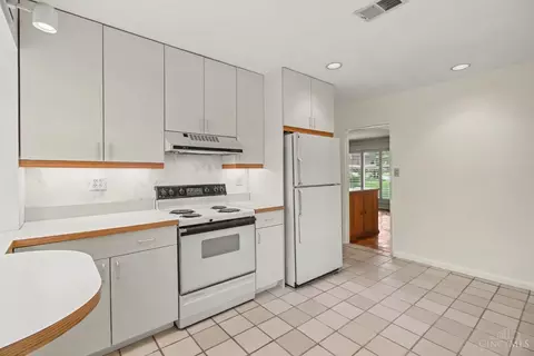 Kitchen - 8590 Lynnehaven Dr, Cincinnati, OH 45236 photo 1 of 4