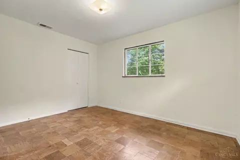 Bedroom - 8590 Lynnehaven Dr, Cincinnati, OH 45236 photo 6 of 6
