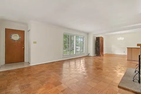 Living - 8590 Lynnehaven Dr, Cincinnati, OH 45236 photo 1 of 3