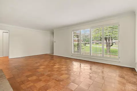 Living - 8590 Lynnehaven Dr, Cincinnati, OH 45236 photo 2 of 3