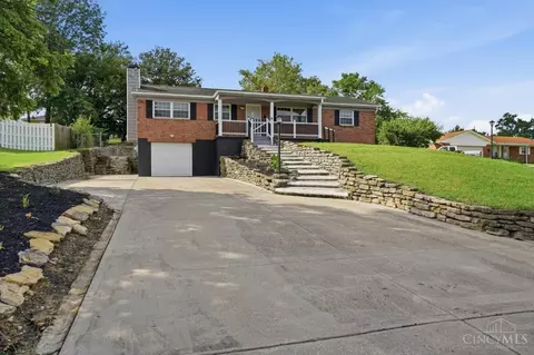 7273 Birchwood Dr, West Chester, OH 45069