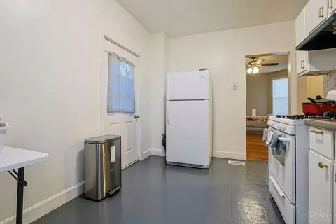Kitchen - 830 Harris Ave, Cincinnati, OH 45205 photo 3 of 3