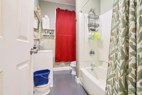 Bath - 830 Harris Ave, Cincinnati, OH 45205 photo 2 of 2
