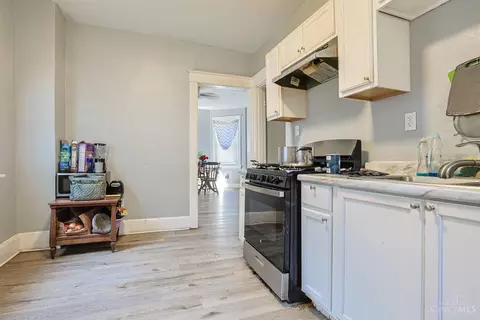Kitchen - 830 Harris Ave, Cincinnati, OH 45205 photo 2 of 3