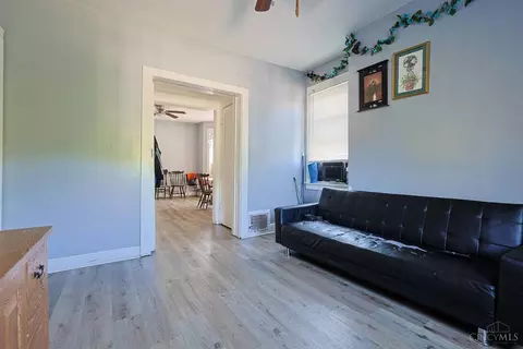 Living - 830 Harris Ave, Cincinnati, OH 45205 photo 1 of 3