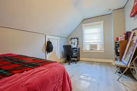 Bedroom - 830 Harris Ave, Cincinnati, OH 45205 photo 3 of 7