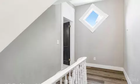 Entry Way - 3160 River Rd, Cincinnati, OH 45204 photo 3 of 5