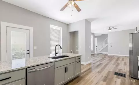 Entry Way - 3160 River Rd, Cincinnati, OH 45204 photo 1 of 5