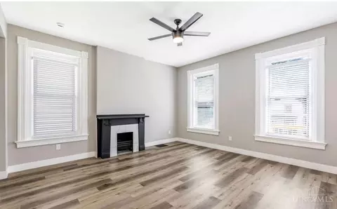 Living - 3160 River Rd, Cincinnati, OH 45204 photo 5 of 7