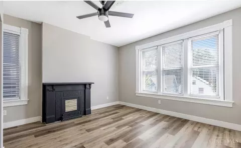 Living - 3160 River Rd, Cincinnati, OH 45204 photo 7 of 7