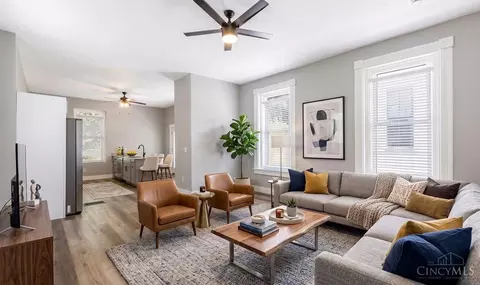 Living - 3160 River Rd, Cincinnati, OH 45204 photo 3 of 7