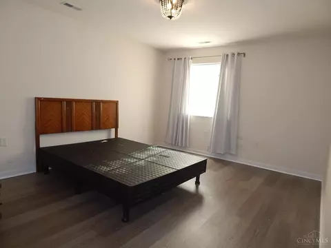 Bedroom - 3414 Bend Rd, Cincinnati, OH 45239 photo 1 of 2