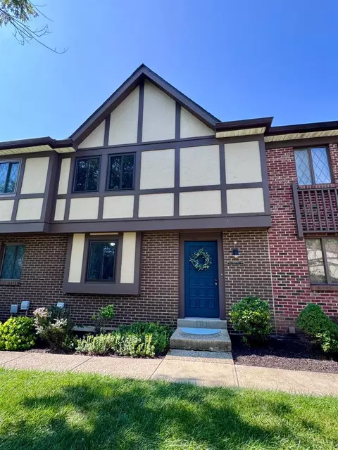 7488 Graystone Ct, West Chester, OH 45069