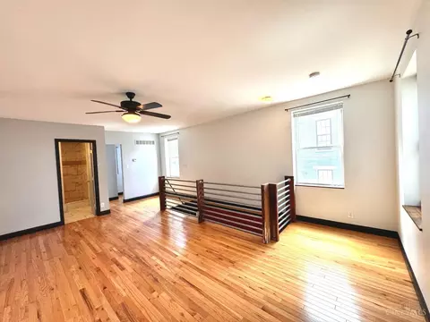 Living - 226 Clifton Ave, Cincinnati, OH 45202 photo 4 of 8