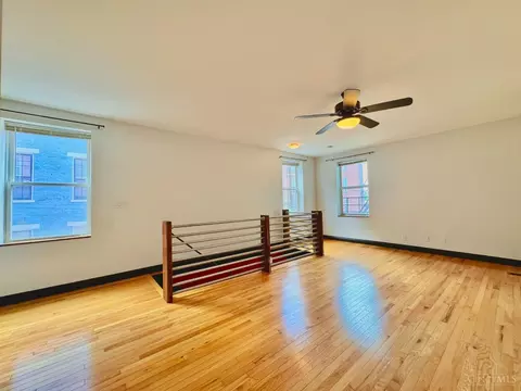 Living - 226 Clifton Ave, Cincinnati, OH 45202 photo 5 of 8