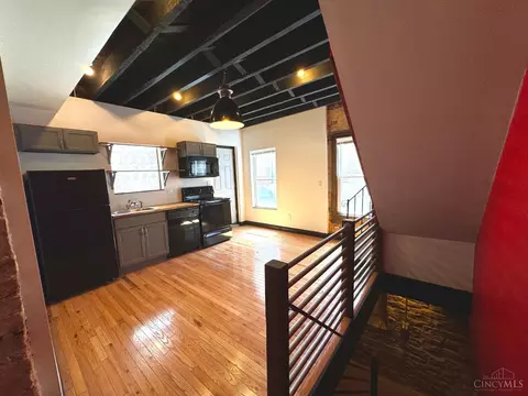 Kitchen - 226 Clifton Ave, Cincinnati, OH 45202 photo 3 of 4