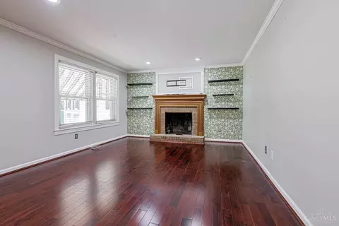 Living - 9045 Fields Dr, Mason, OH 45040 photo 3 of 6