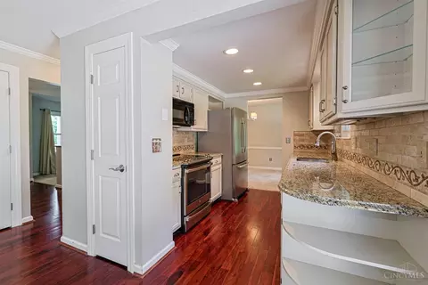 Kitchen - 9045 Fields Dr, Mason, OH 45040 photo 2 of 3