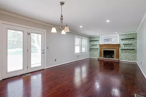 Living - 9045 Fields Dr, Mason, OH 45040 photo 5 of 6