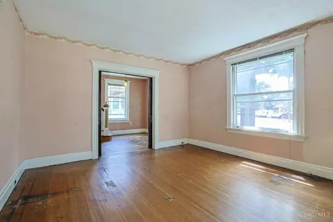 Living - 2916 Harrison Ave, Cincinnati, OH 45211 photo 4 of 8