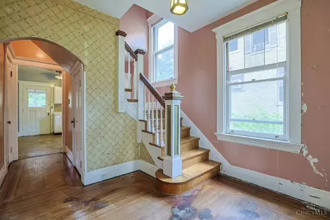 Entry Way - 2916 Harrison Ave, Cincinnati, OH 45211 photo 2 of 4