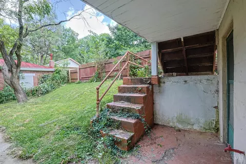Exterior - 2916 Harrison Ave, Cincinnati, OH 45211 photo 6 of 13