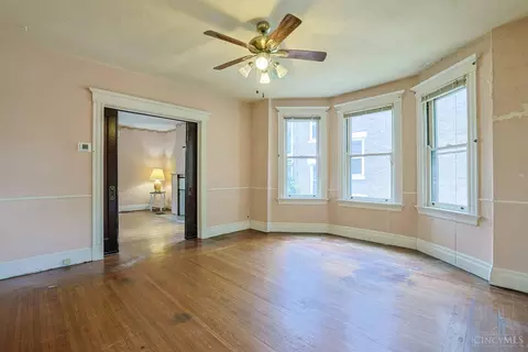 Living - 2916 Harrison Ave, Cincinnati, OH 45211 photo 7 of 8